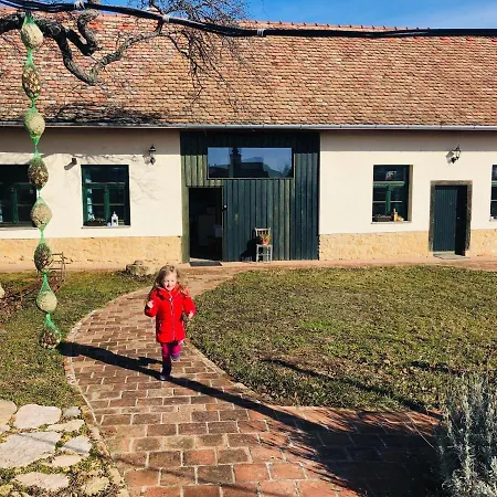 Edenkert Vendeghazak Pécsvárad