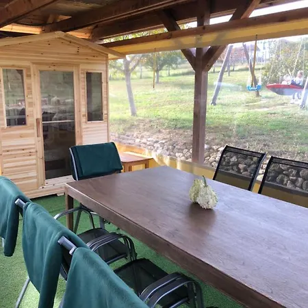 Edenkert Vendeghazak 4* Pécsvárad