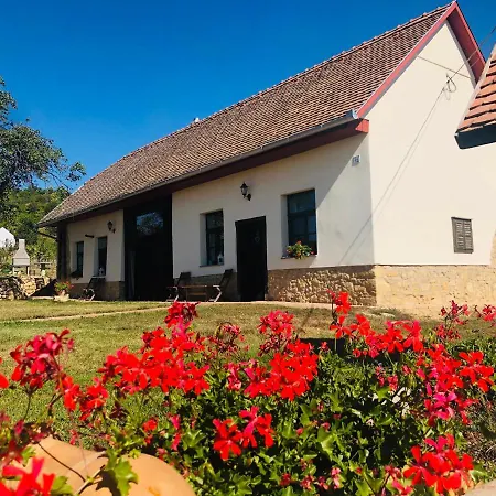 Edenkert Vendeghazak Πανσιόν