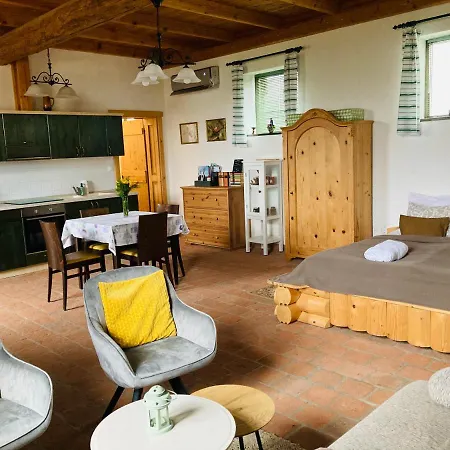 Edenkert Vendeghazak 4*