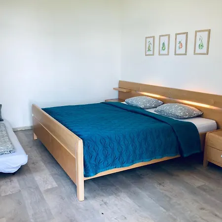 Edenkert Vendeghazak