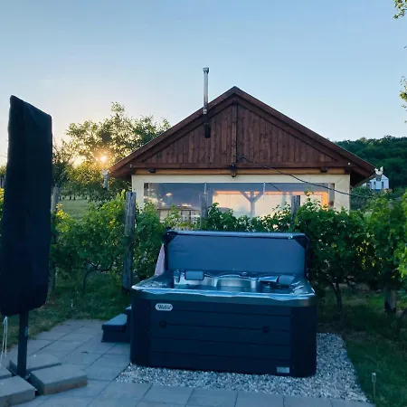 Πανσιόν Edenkert Vendeghazak 4*