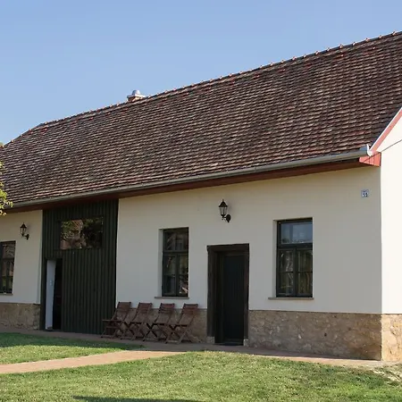 Πανσιόν Edenkert Vendeghazak 4*