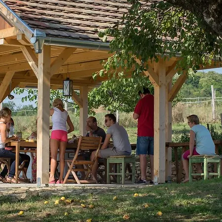 Πανσιόν Edenkert Vendeghazak 4*