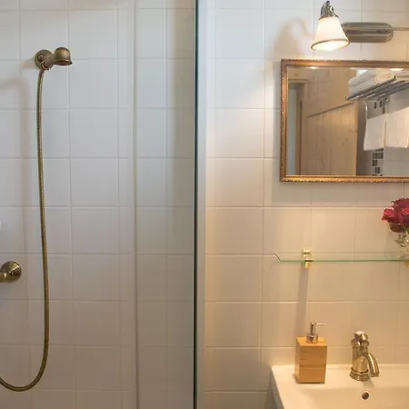 Edenkert Vendeghazak 4*