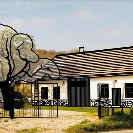 Edenkert Vendeghazak